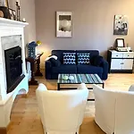 Claire Suite - Comfortable Apartment Near Citylife & Metro