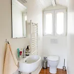 Large & Comfy - A Few Steps From The Duomo Apartman