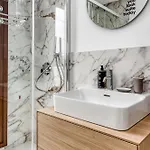 Limehome Park Towers شقة ميلان