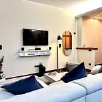 Deluxe Flat Multi-space & Private Terrace アパート *