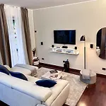 Deluxe Flat Multi-space & Private Terrace ミラノ