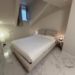 Sunny Design Penthouse 2br 2ba 8 Min To Duomo * Milan