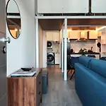 Fantastic Flat Famagosta Area, Forum, Parking, Netflix * Milano