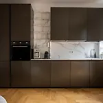 La Casa Di Gylda - San Siro 2br Design - Walk To Stadium & M5 Milan