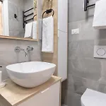 Apartament Tiny & Tidy In The Key Area Of *