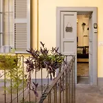 Tiny & Tidy In The Key Area Of Apartament Mediolan