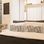 Tiny & Tidy In The Key Area Of Apartament Mediolan