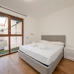 Luxury - Muratori 9 * Milão