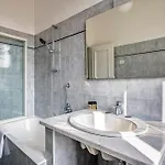 Sant'ambrogio's Retreat Apartment