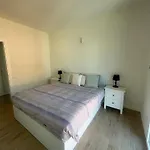 Panorama - Luminous With Private Garage شقة