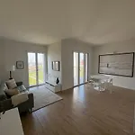 Panorama - Luminous With Private Garage ميلان