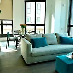 San Babila Duomo View With Shared Rooftop Terrace Apartment