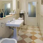 Apartment Comecasa 2 Bedrooms In Via Curtatone Milan