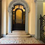 Luxury Design 1br 1ba High Ceilings Apartment Milan