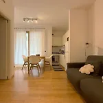 - Not Active Διαμέρισμα *