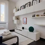 Just Urban - Elegant 2br 25 Min From Duomo - M4 Dateo Apartament *