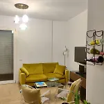 Moderno Bilocale Con Ampio Balcone