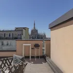 Apartment San Babila Duomo View With Shared Rooftop Terrace *