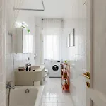 Flat With Private Balcony - Close To Life, Corso アパート *