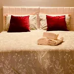 Comfortable 6 Min From Station Apartamento