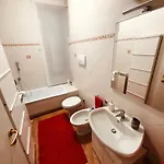 Comfortable 6 Min From Station