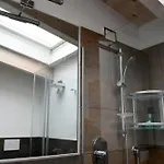 דירה Dingo's House - 5 Minutes From M3 *