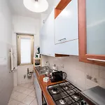 Metro 4 - Grazioso Bilocale Accogliente Apartamento Milán
