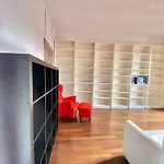 Home Apartment *