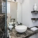 Daire Design Boutique Flat - Refined &