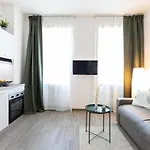 아파트 Luxury Navigli *