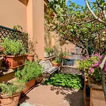 Appartement Alma Vacation In The Centre, Big Terrace *