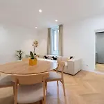 Appartement Duomo Prestige-luxury 2br Near Duomo,2 Bathrooms, King Beds, Office & Balcony Milan