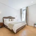 Duomo Prestige-luxury 2br Near Duomo,2 Bathrooms, King Beds, Office & Balcony Milan