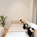 Duomo Prestige-luxury 2br Near Duomo,2 Bathrooms, King Beds, Office & Balcony Appartement *