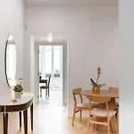 Duomo Prestige-luxury 2br Near Duomo,2 Bathrooms, King Beds, Office & Balcony
