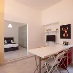 Elegant Little - Center - M4 Station Appartement
