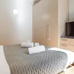 Apartment Youhosty - Arco Della Pace *