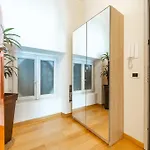 Youhosty - Arco Della Pace Apartment *
