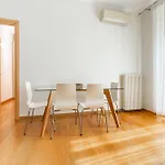 Apartment Youhosty - Arco Della Pace Milan