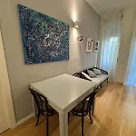 Luxury San Babila 아파트 밀라노
