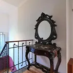 Contempora - Charming Liberty-style With Garden And Parking Near Life Villa