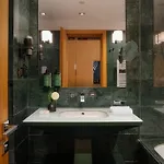 كراون بلازا ميلانو سيتي فندق
