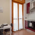 아파트 Spazio Breda - Free Parking, Private Garage, Metro M1, Balcony, 4 Guests *