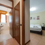 Spazio Breda - Free Parking, Private Garage, Metro M1, Balcony, 4 Guests 아파트 밀라노