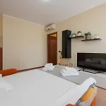 아파트 Spazio Breda - Free Parking, Private Garage, Metro M1, Balcony, 4 Guests