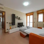 아파트 Spazio Breda - Free Parking, Private Garage, Metro M1, Balcony, 4 Guests *