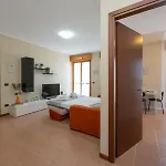 Spazio Breda - Free Parking, Private Garage, Metro M1, Balcony, 4 Guests 아파트 *