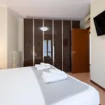아파트 Spazio Breda - Free Parking, Private Garage, Metro M1, Balcony, 4 Guests 밀라노