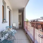 아파트 Spazio Breda - Free Parking, Private Garage, Metro M1, Balcony, 4 Guests