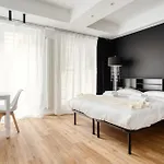 Hostmate - - Imperia's Crystal - Romolo Apartment *